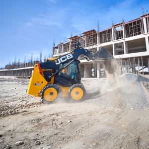 Mini-chargeuse compacte sur chenilles, diesel, avec système hydraulique et multiples accessoires pour la construction - Product Image 6