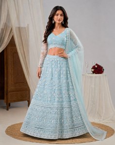 Magnifique Lehenga Choli en tulle bleu ciel brodé pour les fêtes - Product Image 5