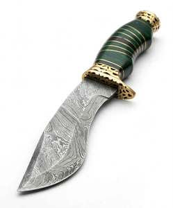 Couteau de terrain utilitaire artisanal en acier Damas recourbé, manche empilé en micarta vert, garde en laiton - Product Image 4
