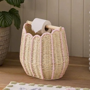 Porte-papier toilette en jonc de mer tressé avec bordure rose, accessoire de salle de bain écologique, distributeur de rouleaux et panier de rangement - Product Image 1