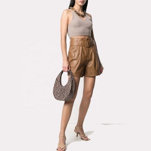 Pantalones Cortos de Cuero Ecológicos Impermeables para Mujer, Diseño Novedoso con Cintura Media y Presillas, Cierre de Botones, Precio de Fábrica 2026 - Product Image 4