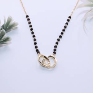 Collier pendentif Mangalsutra de luxe en or jaune massif avec diamant de laboratoire, cercle entrelacé et diamant poire pavé, bijoux de mariée indiens - Product Image 2