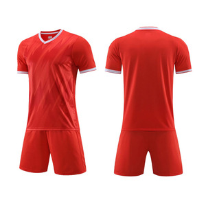 Maillot de football personnalisé de haute qualité en polyester sublimé à 100 %, multicolore, unisexe, uniforme d'entraînement court, respirant et à séchage rapide - Product Image 5