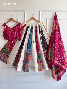 Algodón Ajrakh y Algodón Khadi de Primera Calidad con Trabajo de Espejo - Lehngha Choli con Conchas Reales, Moda Femenina - Product Image 5