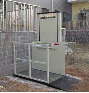 Lift Kursi Roda Vertikal Elektrik Portabel untuk Penggunaan di Rumah dengan Rentang Ketinggian 1m hingga 7m - Product Image 2