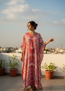 Precioso Vestido Kaftán de Algodón Ecológico con Tie-Dye para Mujer, Cuello en V, Largo, Estilo Bohemio Informal, Hecho a Mano, Transpirable, con Bordado - Product Image 5