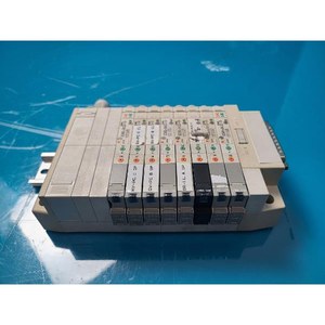 Vanne solénoïde 5 ports SMC SZ3A60-5NLOZJ-C4, utilisée comme pièce détachée pour équipement semi-conducteur Legacy - Product Image 1
