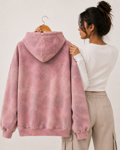 Sudadera con Capucha Oversize Rosa con Lavado Ácido y Estampado de Mariposas con Pedrería, Unisex, Ajuste Regular, Algodón French Terry, Ropa Urbana de Otoño - Product Image 3