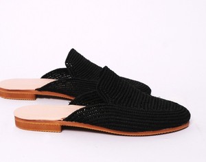 Mules de Rafia Negra: Sandalias de Ganchillo Hechas a Mano, Calzado Tejido Marroquí - Product Image 2