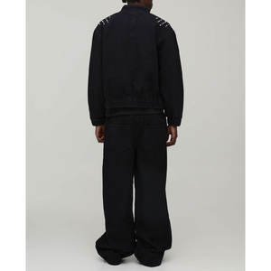 Veste en jean noire cloutée pour homme, style streetwear, look tendance, veste décontractée pour homme - Product Image 2