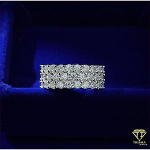 Anillo de lujo de plata 925 con diamantes cultivados en laboratorio y engaste de piedras redondas en varias filas para compradores mayoristas de joyería. - Product Image 2