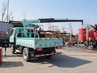 Camion léger Foton de 3 tonnes avec grue à flèche pliante de 2 tonnes