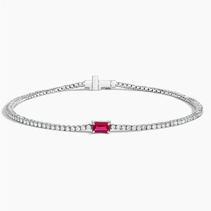 Pulsera de tenis Beatrice Lab con rubí y diamantes cultivados en oro blanco de 18 quilates - Product Image 1