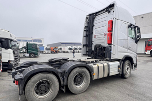 รถบรรทุกดัมพ์ FH 500 GLOBETROTT AXLE 8X4 ปี 2024 ใหม่/มือสอง เกียร์อัตโนมัติ เครื่องยนต์ดีเซล ยูโร 6 พวงมาลัยซ้าย - Product Image 6
