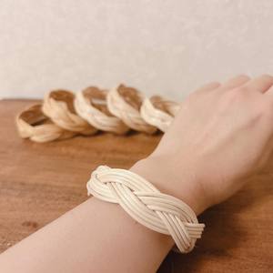 Pulseras de moda para mujer, accesorios sostenibles, brazaletes de mimbre tejido. - Product Image 5