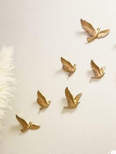 Pájaro Dorado 3D de Metal, Arte Mural de Pájaro Volador, Decoración Moderna Hecha a Mano y Ecológica para el Hogar, para Sala de Estar - Product Image 2