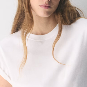 T-shirt Oversize Femme Tendance Street Style Épaules Tombantes Coupe Ample Décontractée Vêtement d'Été Mode Commande en Gros Design Couleur Unie - Product Image 2