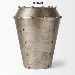 Jarrón de Acero Industrial para Mesa, Resistente al Óxido, Moderno y Decorativo, para Arreglos Florales y Decoración del Hogar - Product Image 1