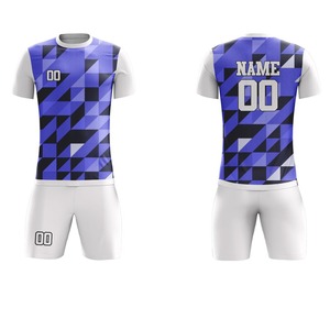 Uniforme de football personnalisé de haute qualité à manches courtes respirant pour l'été 100% polyester Protection UV Séchage rapide Anti-bactérien Personnalisé - Product Image 5