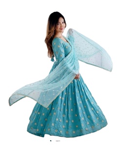 ชุดส่าหรีแบบวิชิตร่าผ้าไหมสำหรับผู้หญิง พร้อมงานปักเลื่อมหนัก ชุดอานาร์กาลี กุรตา กางเกงขายาว ผ้าคลุมไหล่ สำหรับงานปาร์ตี้ - Product Image 2