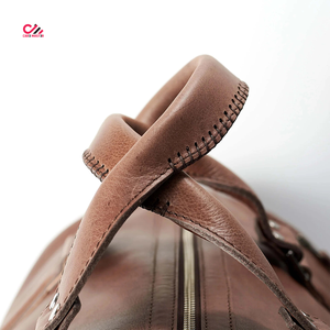 Handmade Custom Logo Leather Duffle Bags Low MOQ Affordable Price Lightweight Leather Duffel Bag for Unisex - Product Image 4