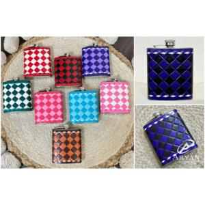 2026 Elegante Botella de Alcohol de Lujo Portátil de Cuero Genuino de Vaca con Patrón a Cuadros y Botella de Bolsillo Personalizada - Product Image 1