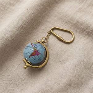 Llavero de Globo Terráqueo de Latón Antiguo, Llavero Giratorio con Mapa del Mundo, Recuerdo de Viaje, Regalo para Profesor de Geografía, Llavero Vintage para Amantes de la Aventura - Product Image 4