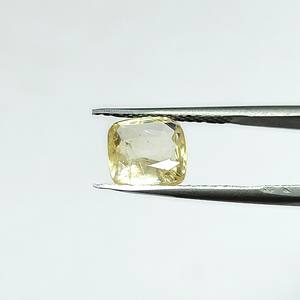 พลอยแซฟไฟร์สีเหลืองทรงคุชชั่นธรรมชาติ 3.75 กะรัต จากศรีลังกา สำหรับทำเครื่องประดับและแหวน รุ่น YCPK-185 - Product Image 5