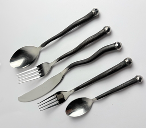 Ensemble de Couverts de Table en Acier Inoxydable Texturé Argent Foncé avec Manche Personnalisé pour la Restauration Fine – Vente en Gros - Product Image 1