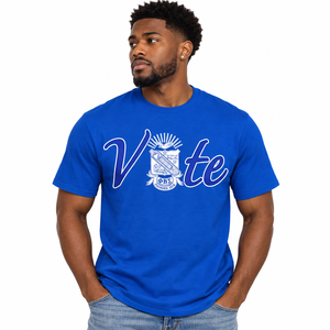 Camiseta de manga corta con cuello redondo y gráfico del escudo de Phi Beta Sigma en azul real para hombre, ligera, ideal para eventos casuales universitarios de fraternidad. - Product Image 1