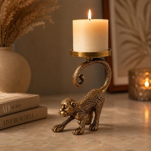 Candelabro de Metal Duradero para Decoración del Hogar, Diseño de Mono para Rituales Nocturnos - Product Image 5