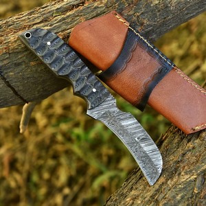 Cuchillo de Bushcraft de Acero de Damasco Forjado a Mano, Mango de Madera Pakka, Espiga Completa, Tipo Hawkbill, con Funda de Cuero, OEM Personalizado - Product Image 3