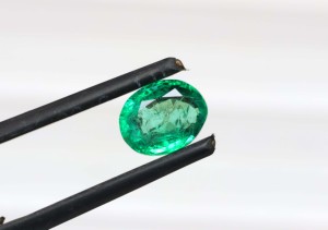 Émeraude naturelle ovale, taille 1-2 carats, pierres en vrac, qualité supérieure, émeraude facettée pour la création de bijoux de luxe - Product Image 4
