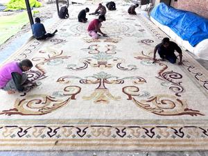 Stylish Hand-Tufted <b>Rugs</b> for Living Room Interiors | Comfortable and Durable Flooring Solutions - Product Image 2