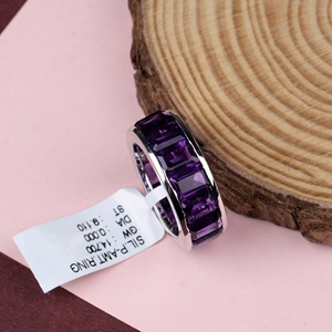 Venta al por mayor de anillos de eternidad de plata de ley 925 maciza con amatista natural de corte baguette engastada en canal, Memoria Jewels - Product Image 6