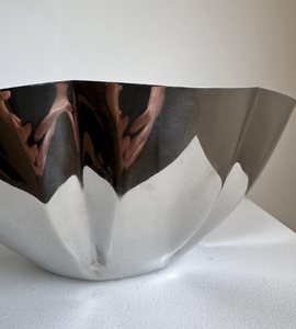 Elegante tazón de metal para dulces para su encimera o mostrador de cocina, crea un ambiente elegante e impecable sin desorden. - Product Image 5
