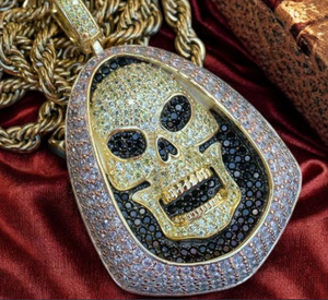 Collier pendentif crâne doré avec incrustation de zircon, chaîne en acier inoxydable, bijoux pour homme, cadeau de fête - Product Image 1