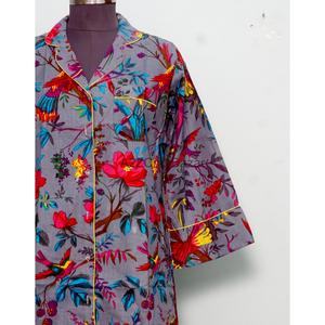 ผ้าฝ้าย 100% ลายดอกไม้ เซ็กซี่ เหมาะสำหรับงานกลางคืน งานเลี้ยง หรืองานทางการ ทรงเข้ารูป ความยาวครึ่งน่อง คอวี แขนสามส่วน ติดกระดุมด้านหน้า เป็นมิตรต่อสิ่งแวดล้อม - Product Image 2