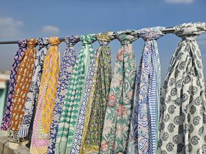 Paréos et Sarongs de Plage en Coton Imprimé Floral Faits Main pour Femmes – Vente en Gros par Exportateur Indien - Product Image 4