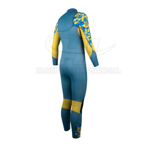 Maillot de bain moderne pour homme avec tissu respirant, taille élastique, écologique et à séchage rapide pour la natation et les activités aquatiques - Product Image 4