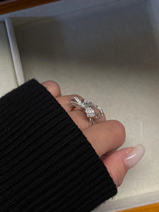 Anillos de plata de ley 925 chapados en rodio con diseño de lazo de diamantes tallados, estilo hip hop, para uso diario, regalo, boda, cóctel, llamativo. - Product Image 6