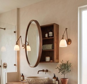 Armoire murale de salle de bain en bois avec miroir rond et 3 étagères de rangement, quincaillerie en laiton, design moderne - Product Image 1