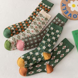 Chaussettes à motif de personnages pour le Nouvel An et Noël 2026, 5 paires, tube moyen, décontractées, avec logo, en coton, MOQ 10 paires - Product Image 6