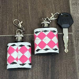 Nouvel Arrivage Mini Flasque à Cuir Faite Main à Motif Damier Coloré, Porte-clés en Cuir Véritable, Accessoire Promotionnel - Product Image 6
