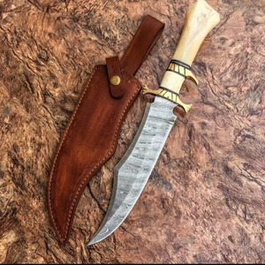 Couteau Bowie robuste en acier Damas forgé sur mesure pour la chasse, le camping, le bushcraft, avec manche en os et étui, vente en gros OEM - Product Image 4