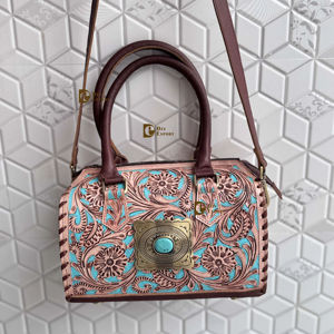 Bolso de Hombro Artesanal de Cuero Tallado a Mano Estilo Bohemio Gitano con Piedras Turquesa, Venta al por Mayor - Product Image 1