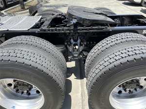 Camion tracteur routier longue portée 6x4 avec cabine couchette, moteur diesel, pour le transport de marchandises - Product Image 6