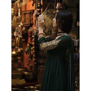 Ensemble de soirée chic : haut, pantalon palazzo et dupatta en mousseline brodée, coupe trapèze - Product Image 4