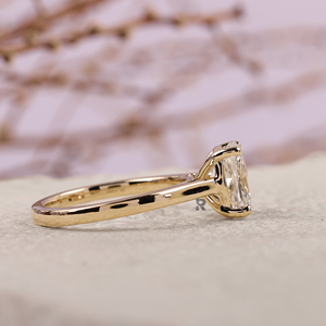 Anillo de Compromiso y Boda Minimalista para Mujer Arya, Oro de 10K, 14K, 18K, Diamante Cultivado en Laboratorio de 1-5CT, Color D, Claridad VS1, Corte Cojín, Certificado IGI - Product Image 3