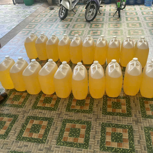 Aceite de Coco Crudo a Granel de Origen Vietnamita para Aditivos Alimentarios para Animales y Lubricantes Técnicos de 99 Gold Data - Product Image 1